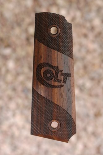 COLT 1911 GRIPS (partially checkered + Colt logo)