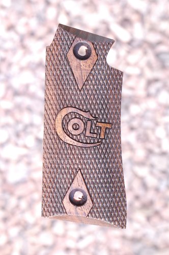 COLT MUSTANG grips (checkered+logo)