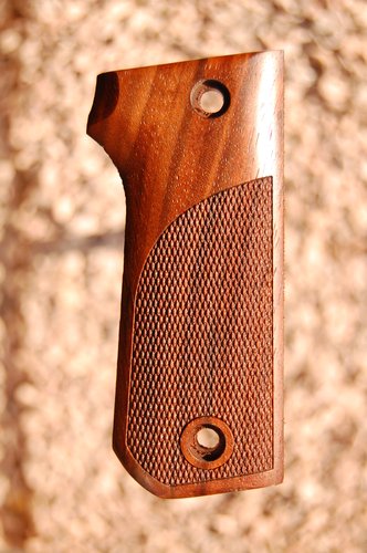 Unique mod.51 grips (checkered)